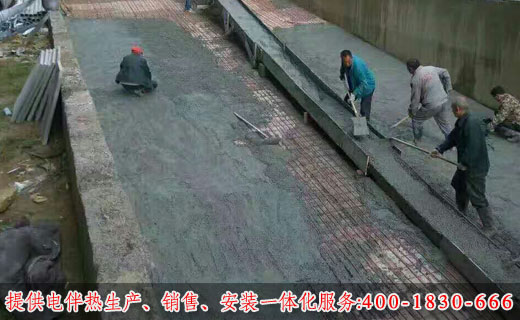 坡道融雪化冰的电伴热带施工